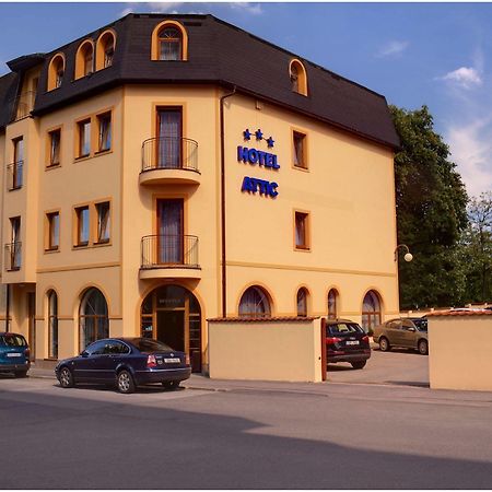 Attic Hotel Prag Exteriör bild