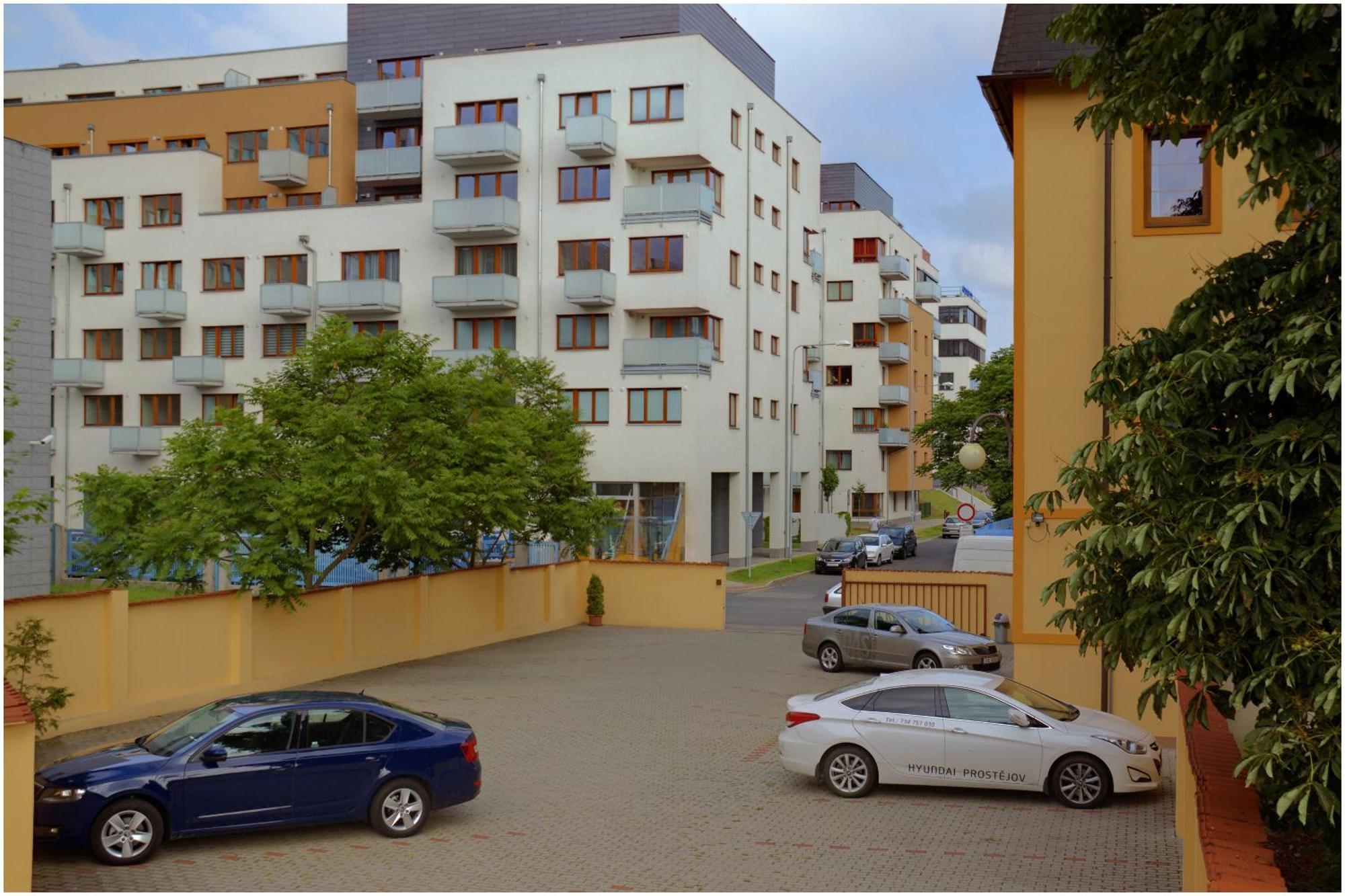 Attic Hotel Prag Exteriör bild